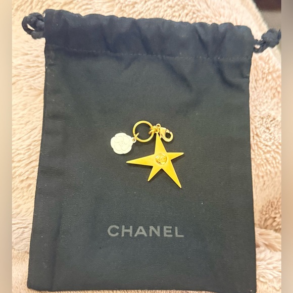 Chanel Gold Comer and Silver Camellia Charm 2025 Edition - Picture 2 of 2